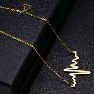 Heart Beat Chains Neck Piece