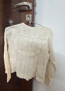 Side Chain Cutout Crop Top