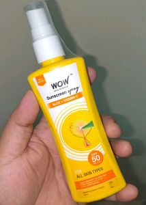 New Sealed Wow Sunscreen Spray With Vit C + Aloe
