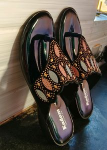 Trendy Black Flats For Women