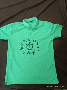 New unused medium Green Graphic Polo T-Shirt