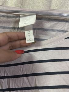 H&amp;M White Stripped T-shirt