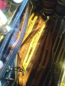 CLEARANCE SALE....Elegance Branded Hand Bag