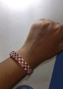 Stone Fitted Bracelet. Silver Color