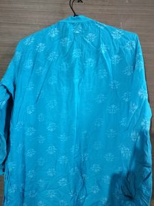 Light Kurti With White Design
