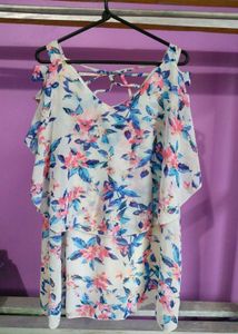 Floral print cold shoulder dress