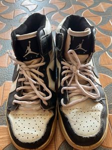 Jordan 1 Low Black/White