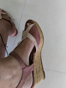 Nude-Pink Wedges