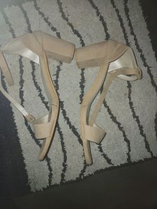 Nude colour 👠  Heels