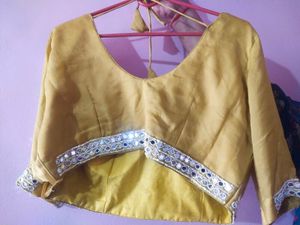 Saree With Readymade Blouse