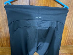 Performax Typographic Print leggings