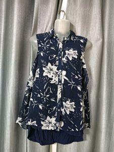 Unique floral print shirt 🤍