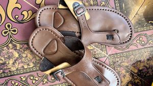 Brown Leather Sandals in 10