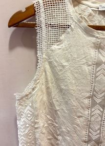 ZARA BEAUTIFUL LACE EMBROIDERED Top
