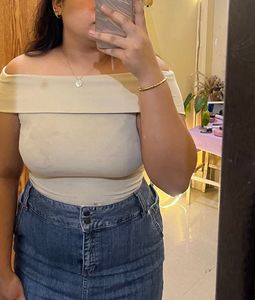 trending Off shoulder Top
