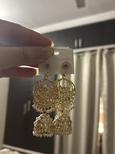 Elegant Hair band with earrings