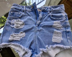 BERSHKA Ripped Denim Shorts 🦋