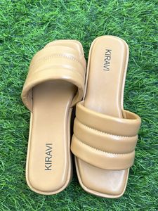 Kiravi Beautiful Beige Sliders