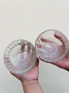 2 Glass Bowls 🥣