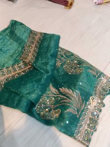 Elegant Green Saree(Minor Issue)