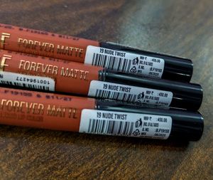 Lakme Forever Matte Liquid Lip Colour