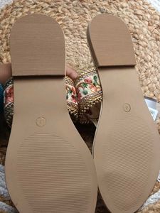Acai flat sandals