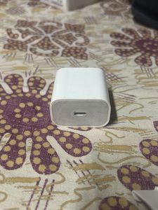 Apple 20W USB-C Power Adapter