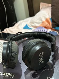 BOAT ROCKERZ 400 Headphones