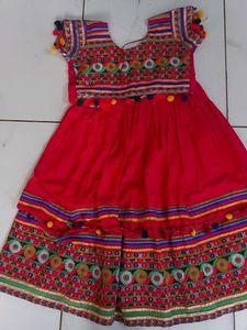 6 Ethnic Fabrics &amp; Embroidered Textiles