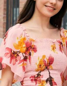 Pretty Peach Top