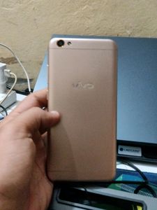 Vivo Y 35 4/64 At Good Conditions No Scratch On Sc