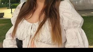H&amp;M Divided White Eyelet Top XL