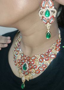 Delicate And Classic Neck Set Piece.