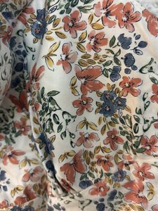 Cute White Crop Top With Flower Details