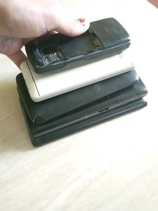 5 Combo Phones Dead And Broken