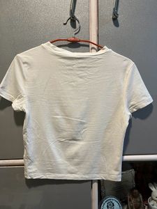 H&amp;M White Crop Tshirt 💕