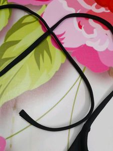 (1134)Black Heart Detail Bikini Top