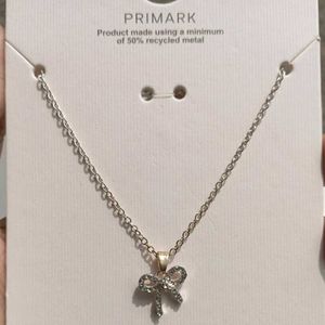 Nivea Pearly Shine Lip Balm