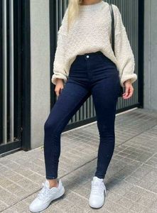 Stylish Dark Skinny Jeans