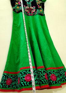 💚New Floral Embroidered Gown...