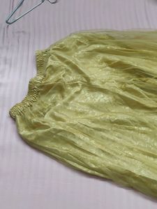 It&#39;s A Very Pretty Golden Net Flaired Bottom .
