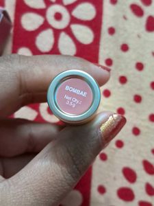 Nykaa Matte to Last Lipstick Shade Bombae