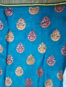 Light Weighted Saree With Blouse