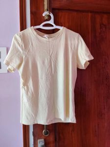 H&amp;M Tshirt Pale Yellow