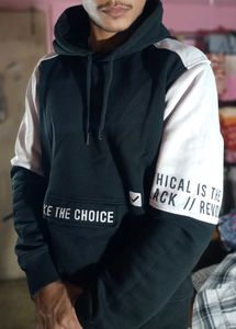 Highlander Men Black Printed Hoodie Sweatshirt