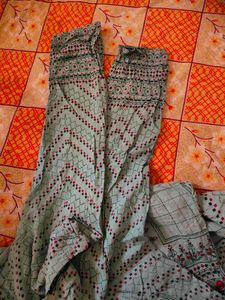 Green Embroidered Kurta Suit ( Kurt, Chunni, Pant)