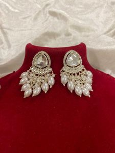Kundan Earrings with white pearls