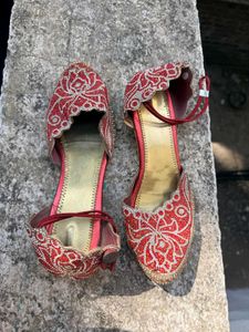 Ethnic Red Jutti