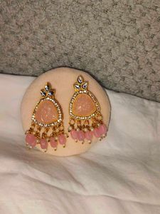 Preachy Pink Colour Earings