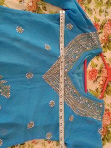 chikenkari sky blu Embroidered Kurta with inner.
